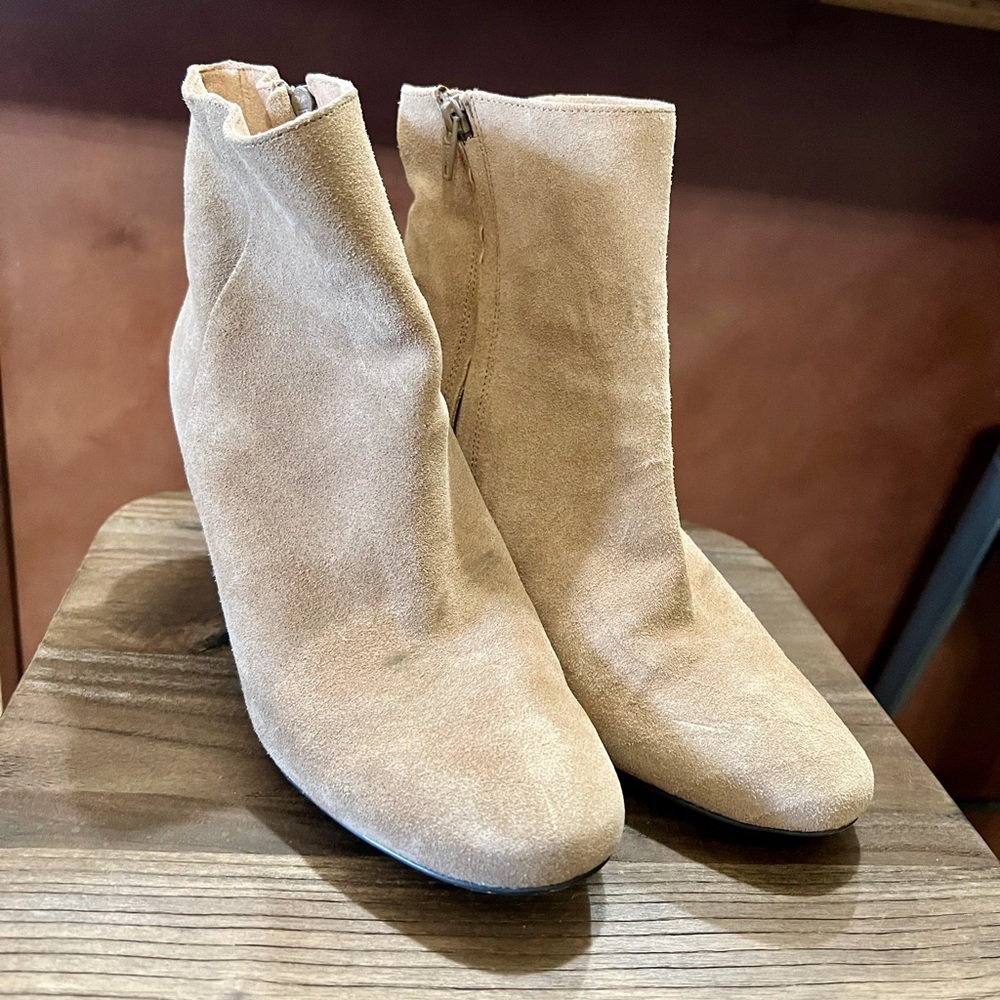 Banana Republic Suede Ankle Boot - Tan